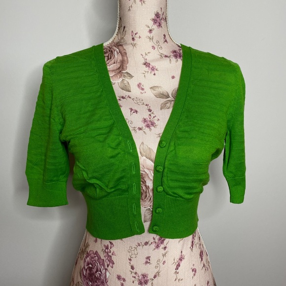 Banana Republic Factory Sweaters - BANANA REPUBLIC Cropped Cardigan 100% Cotton